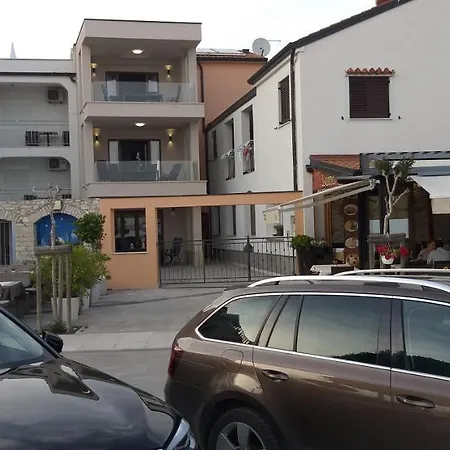 Sanja Rivarela Novigrad Istria